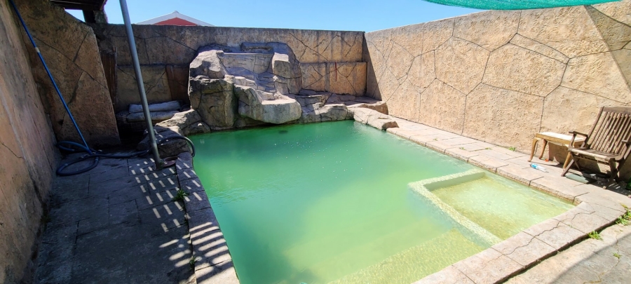 5 Bedroom Property for Sale in Malibu Village Western Cape